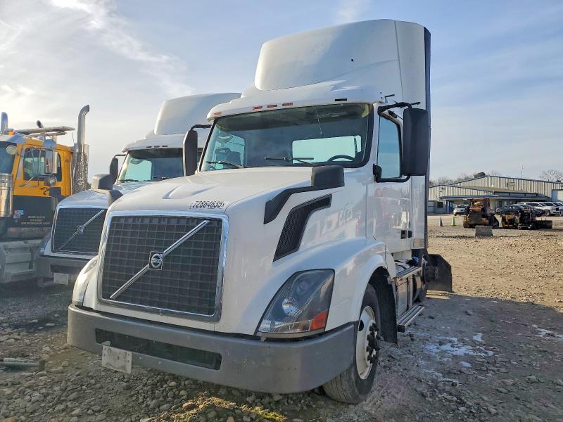 72864635 :رقم المزاد ، 4V4N39TG9HN987968 vin ، 2017 Volvo Vn Vnl مزاد بيع