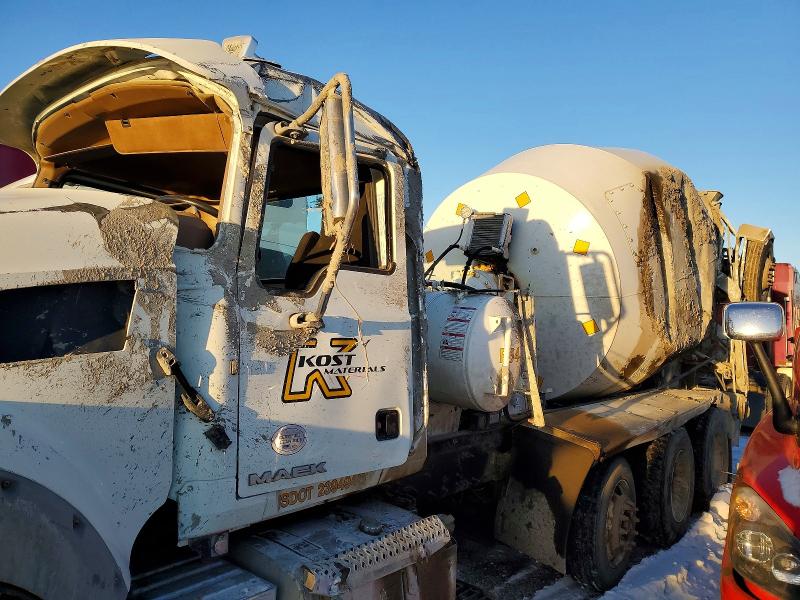 75275805 :رقم المزاد ، 1M2AX04C2HM032596 vin ، 2017 Mack 700 Gu700 مزاد بيع