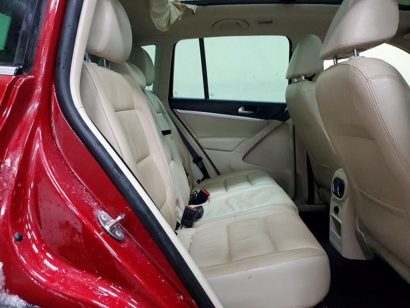 74581995 :رقم المزاد ، WVGBV7AX4CW004807 vin ، 2012 Volkswagen Tiguan مزاد بيع