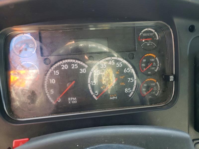 74402165 :رقم المزاد ، 1FVACWDT4GHGY4864 vin ، 2016 Freightliner M2 106 Med مزاد بيع