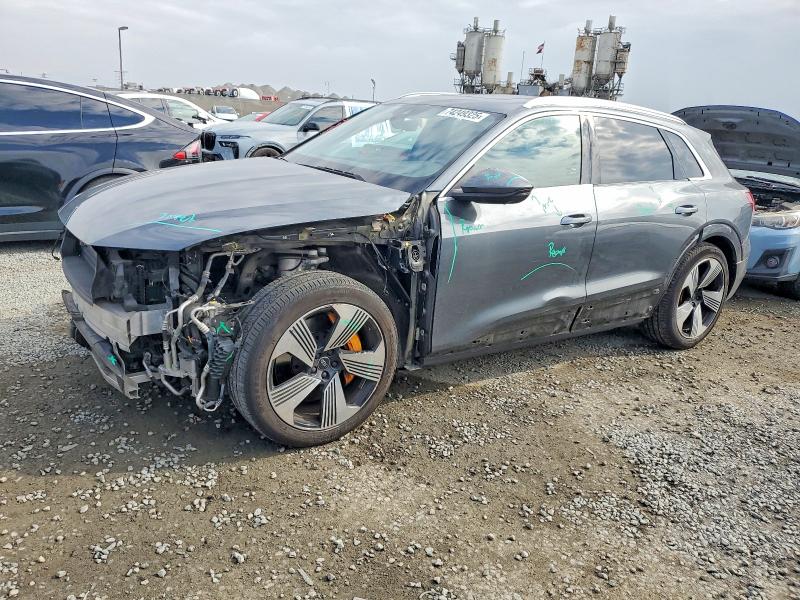 Продажа на аукционе авто 2019 Audi E-tron, vin: WA1VAAGE3KB008427, номер лота: 74249325