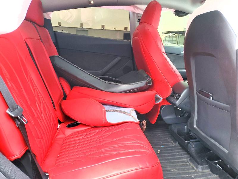 2024 Tesla Model Y მანქანა იყიდება აუქციონზე, vin: 7SAYGDEF1RF051379, აუქციონის ნომერი: 74260155