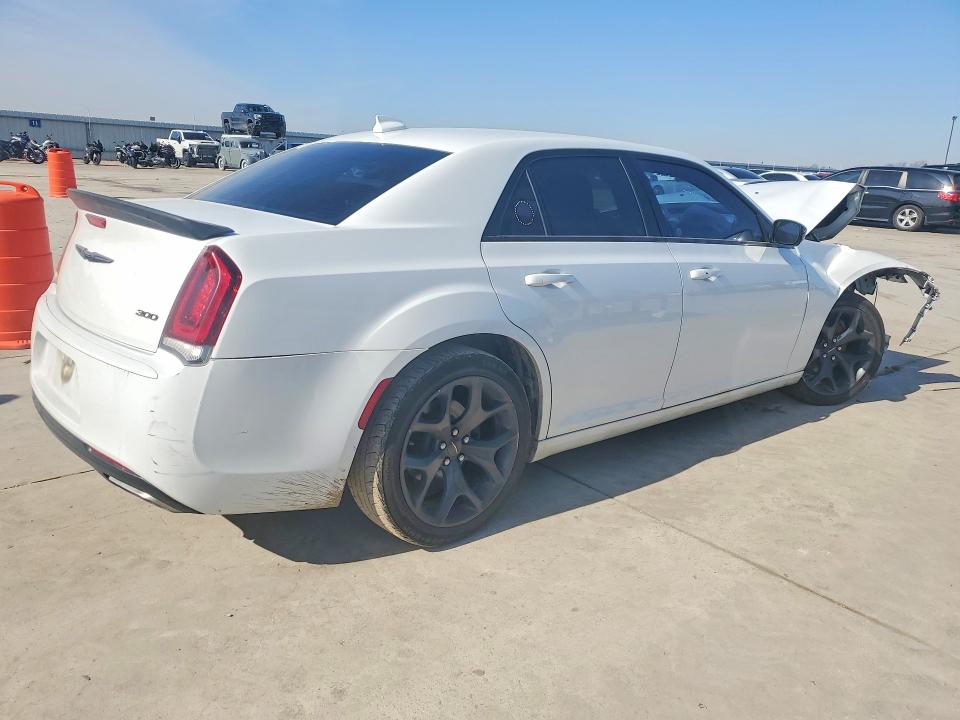 74693445 :رقم المزاد ، 2C3CCAAG2LH168748 vin ، 2020 Chrysler 300 مزاد بيع