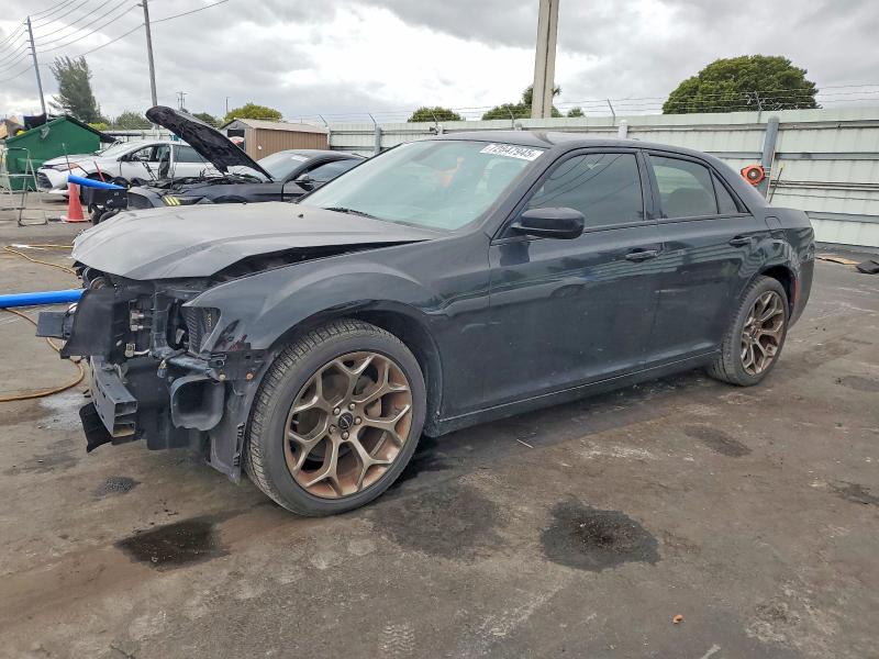 72847945 :رقم المزاد ، 2C3CCABG4FH786592 vin ، 2015 Chrysler 300 S مزاد بيع