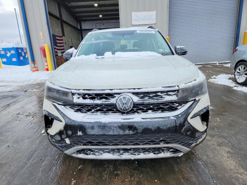 Продаж на аукціоні авто 2022 Volkswagen Taos, vin: 3VVAX7B29NM079472, номер лоту: 74620945