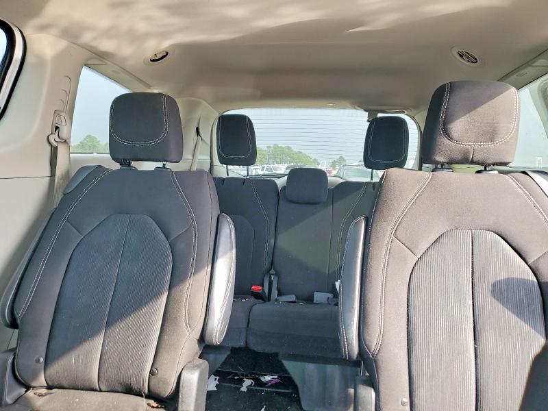 72146025 :رقم المزاد ، 2C4RC1CGXNR218571 vin ، 2022 Chrysler Voyager مزاد بيع