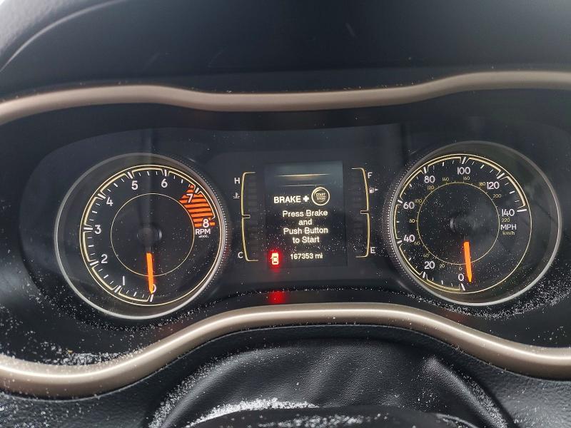 73792585 :رقم المزاد ، 1C4PJMCS0HW567947 vin ، 2017 Jeep Cherokee مزاد بيع