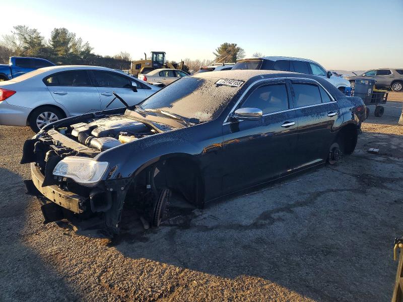 Auction sale of the 2019 Chrysler 300, vin: 2C3CCAEG0KH528558, lot number: 72742155