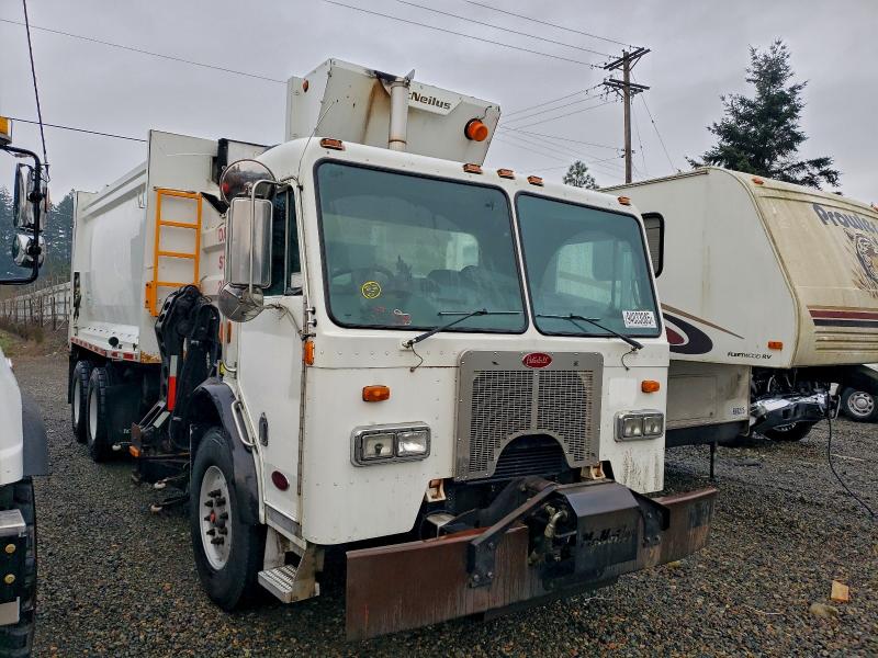 94833085 :رقم المزاد ، 3BPZL00X4BF117807 vin ، 2011 Peterbilt 320 مزاد بيع