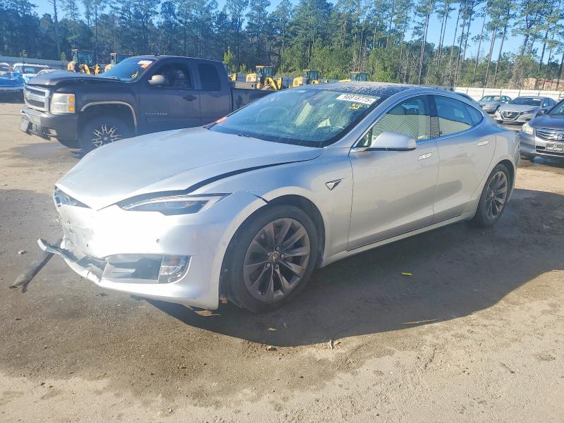 98818775 :رقم المزاد ، 5YJSA1E27HF231691 vin ، 2017 Tesla Model S مزاد بيع