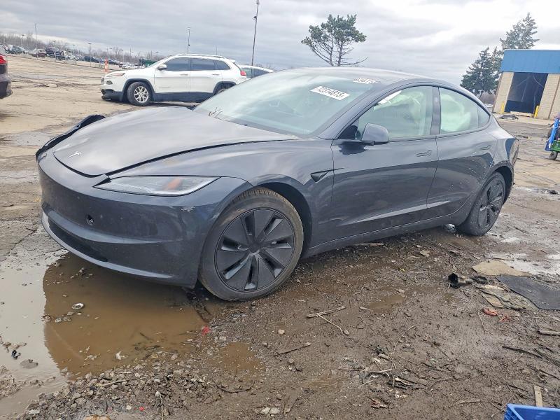 Продажа на аукционе авто 2024 Tesla Model 3, vin: 5YJ3E1EA2RF765800, номер лота: 72314815
