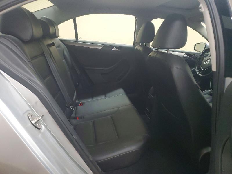 98413055 :رقم المزاد ، 3VWD07AJ0FM417803 vin ، 2015 Volkswagen Jetta مزاد بيع