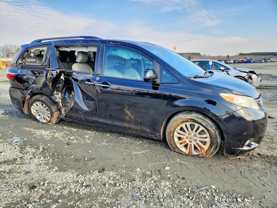 75649965 :رقم المزاد ، 5TDYK3DC3GS729958 vin ، 2016 Toyota Sienna Xle مزاد بيع