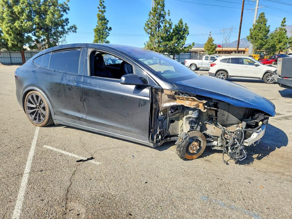 74792355 :رقم المزاد ، 7SAXCBE58NF328381 vin ، 2022 Tesla Model X مزاد بيع