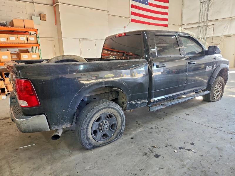 99813275 :رقم المزاد ، 3C6UR5CL8JG379702 vin ، 2018 Ram 2500 مزاد بيع
