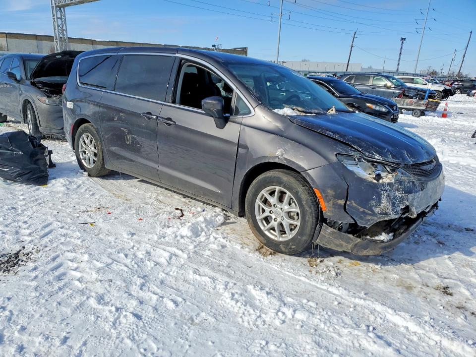 Продажа на аукционе авто 2022 Chrysler Voyager, vin: 2C4RC1CG1NR104684, номер лота: 75424815