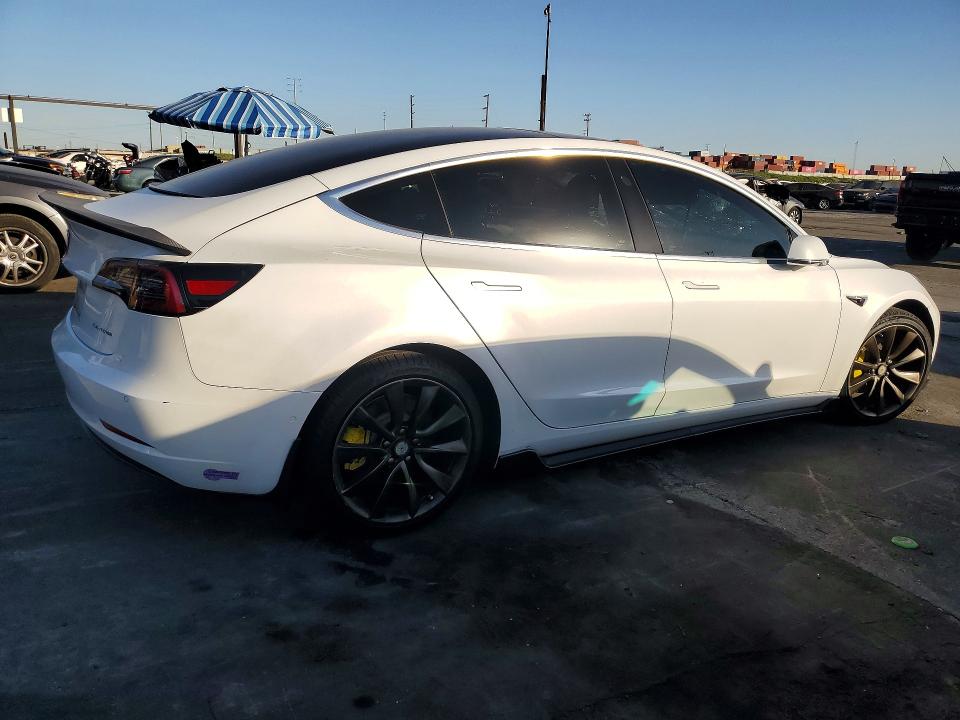 Продажа на аукционе авто 2018 Tesla Model 3, vin: 5YJ3E1EB5JF111600, номер лота: 75611155