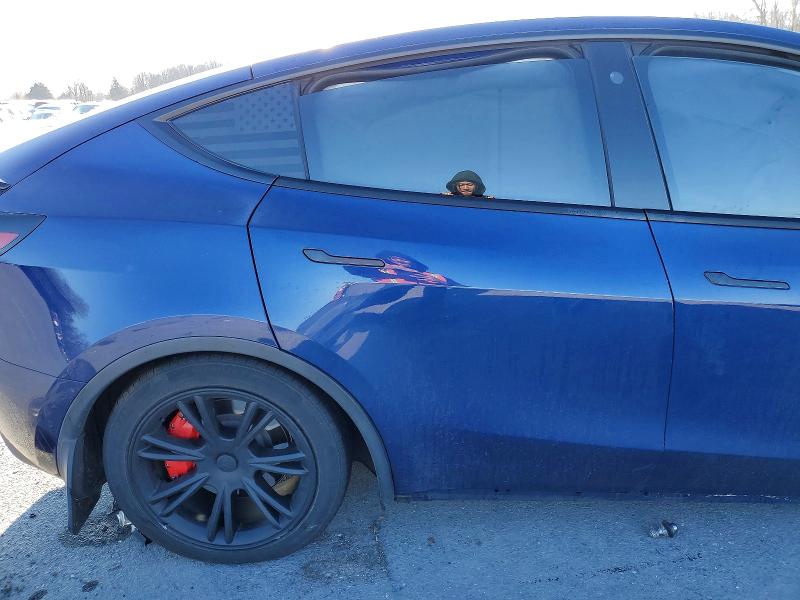Продажа на аукционе авто 2021 Tesla Model Y, vin: 5YJYGDEE3MF243996, номер лота: 99705695