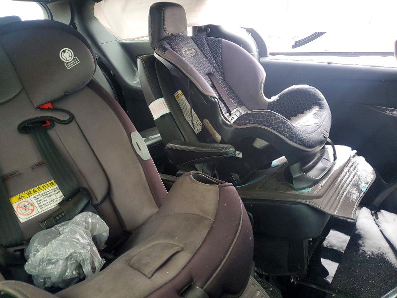 98843435 :رقم المزاد ، 2C4RC1EG7JR356592 vin ، 2018 Chrysler Pacifica مزاد بيع