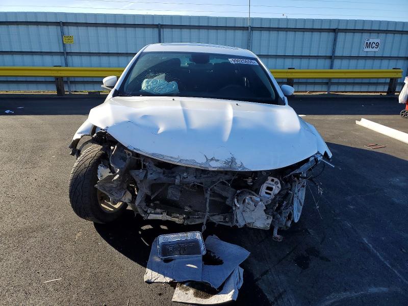 99025655 :رقم المزاد ، 1C3CCCAB6FN637125 vin ، 2015 Chrysler 200 مزاد بيع