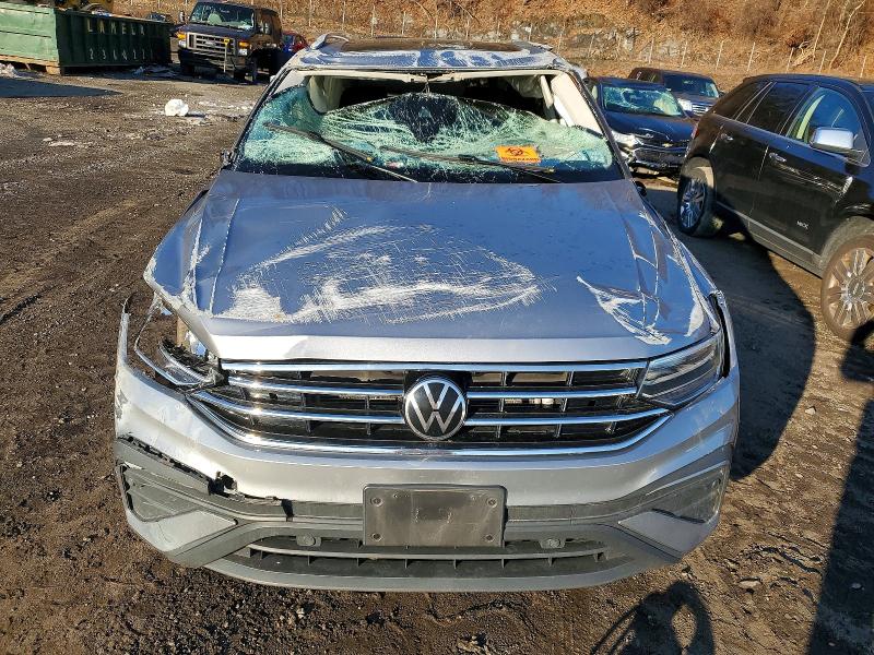 Продажа на аукционе авто 2022 Volkswagen Tiguan, vin: 3VV2B7AX8NM122666, номер лота: 72818385