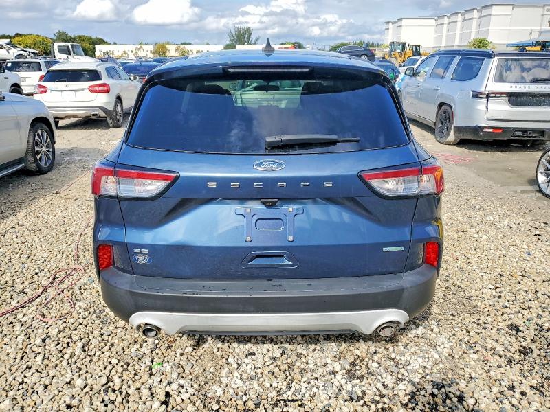 73226935 :رقم المزاد ، 1FMCU0G66LUC32803 vin ، 2020 Ford Escape Se مزاد بيع