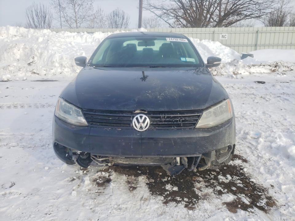 74792165 :رقم المزاد ، 3VWDX7AJ3BM357201 vin ، 2011 Volkswagen Jetta مزاد بيع