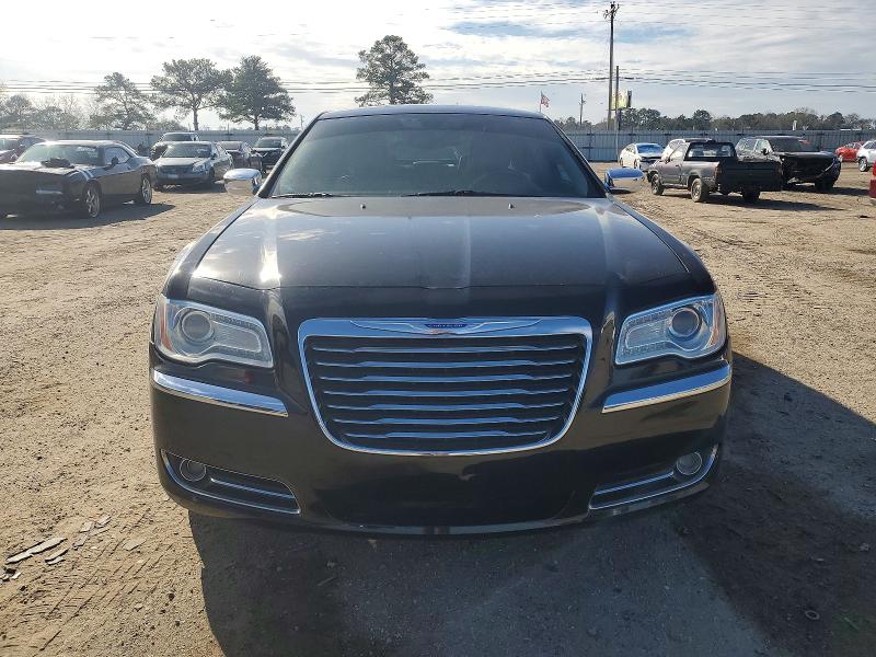 73593555 :رقم المزاد ، 2C3CCAET5DH585144 vin ، 2013 Chrysler 300c مزاد بيع