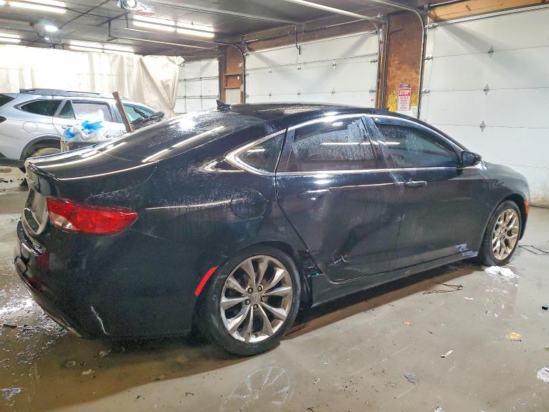 73031335 :رقم المزاد ، 1C3CCCEG5FN512686 vin ، 2015 Chrysler 200 مزاد بيع