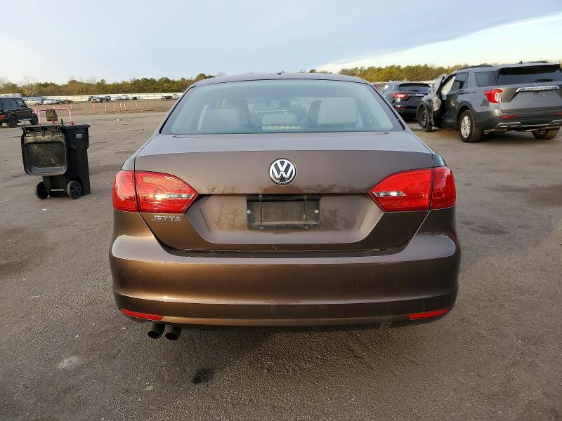 74087095 :رقم المزاد ، 3VW2K7AJ5BM390688 vin ، 2011 Volkswagen Jetta مزاد بيع