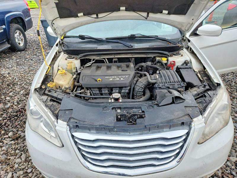 2013 Chrysler 200 მანქანა იყიდება აუქციონზე, vin: 1C3CCBBB8DN652926, აუქციონის ნომერი: 99267395
