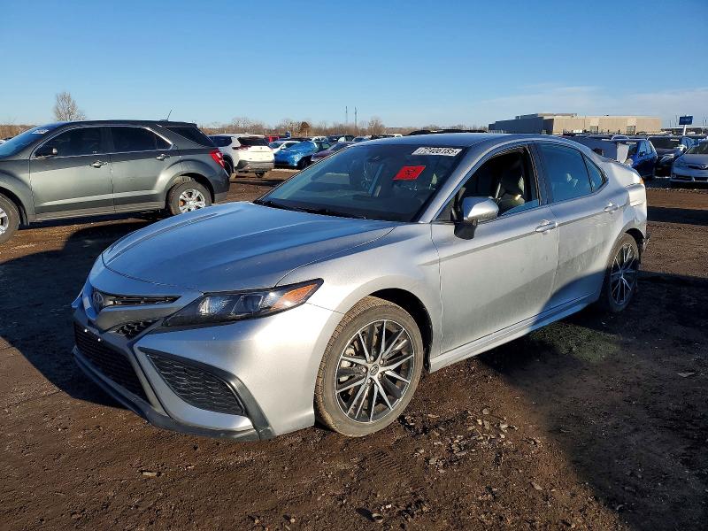 72406185 :رقم المزاد ، 4T1G11AK4MU602279 vin ، 2021 Toyota Camry Se مزاد بيع