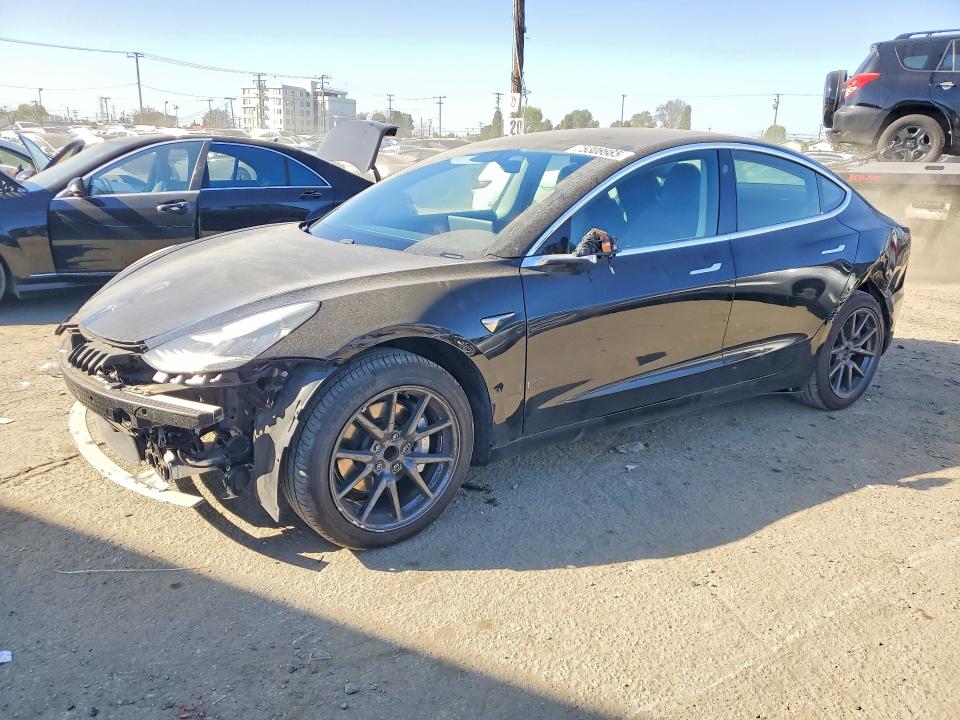 Продажа на аукционе авто 2019 Tesla Model 3, vin: 5YJ3E1EA1KF399656, номер лота: 75308885