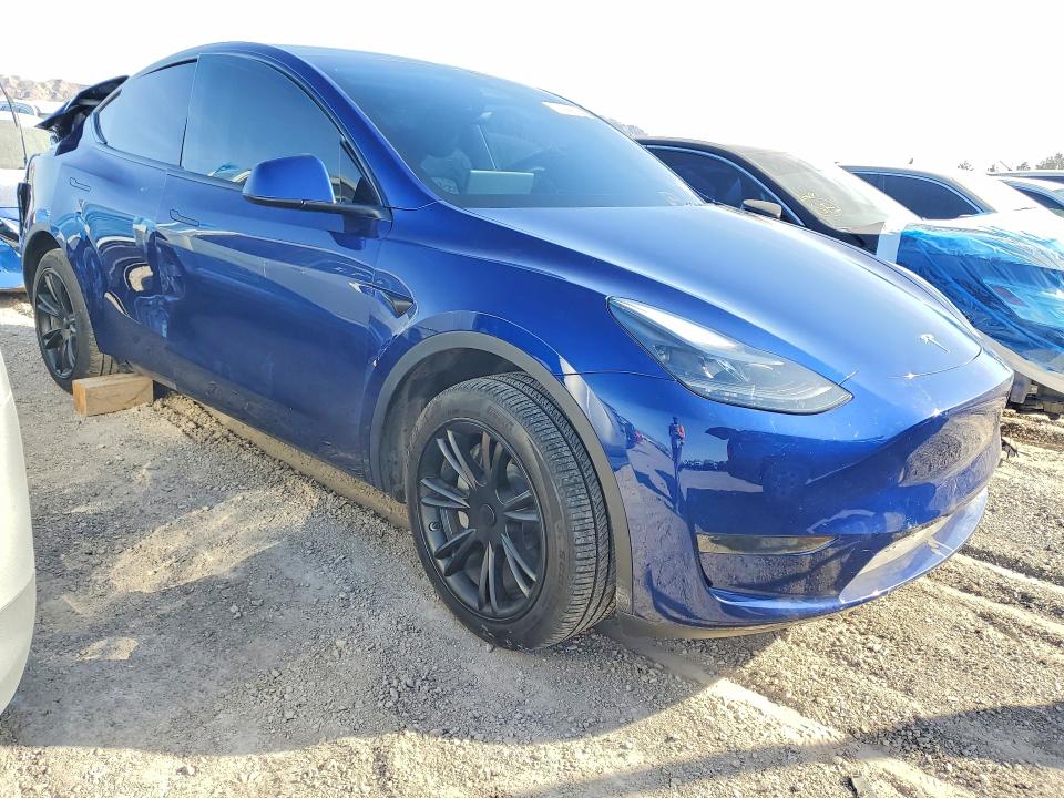 2024 Tesla Model Y მანქანა იყიდება აუქციონზე, vin: 7SAYGDEE3RA290758, აუქციონის ნომერი: 73944045