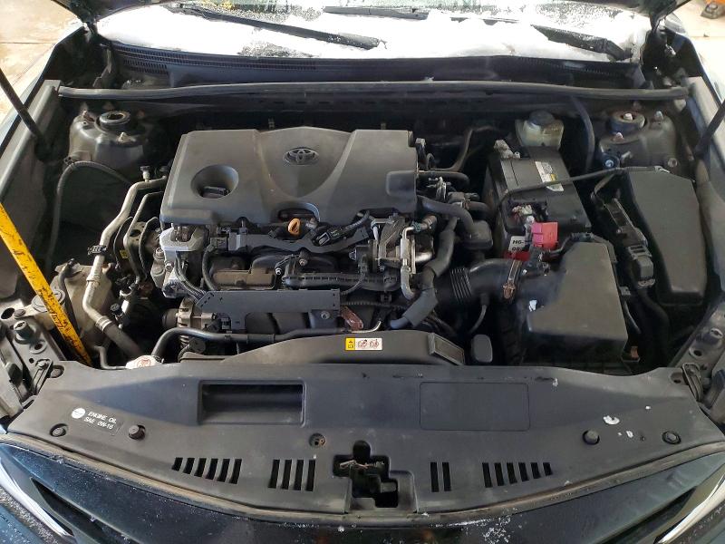 75047145 :رقم المزاد ، 4T1B11HK5JU112929 vin ، 2018 Toyota Camry مزاد بيع