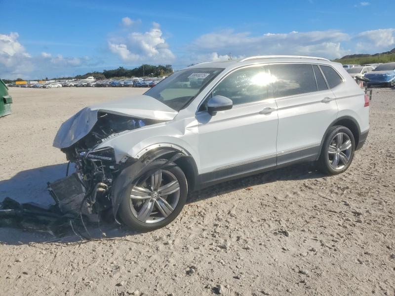 99849275 :رقم المزاد ، 3VV4B7AX7JM191576 vin ، 2018 Volkswagen Tiguan مزاد بيع