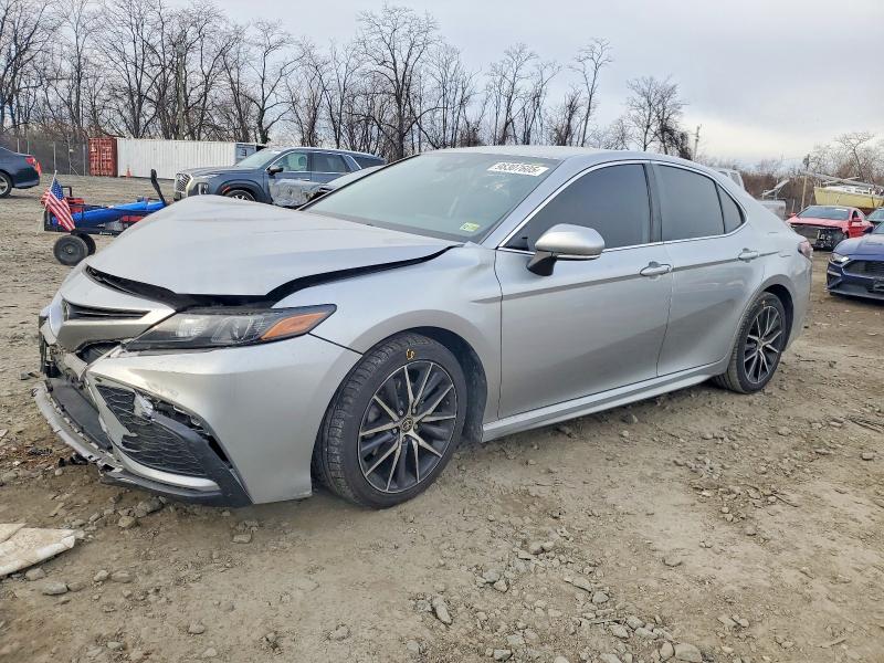 2022 Toyota Camry მანქანა იყიდება აუქციონზე, vin: 4T1G11AK5NU636975, აუქციონის ნომერი: 98307605