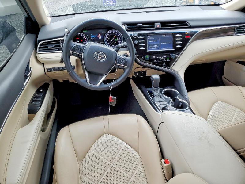 74758305 :رقم المزاد ، 4T1B11HK7JU004750 vin ، 2018 Toyota Camry مزاد بيع