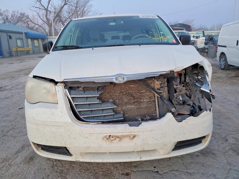 2010 Chrysler Town & Country მანქანა იყიდება აუქციონზე, vin: 2A4RR4DE2AR214161, აუქციონის ნომერი: 74198725