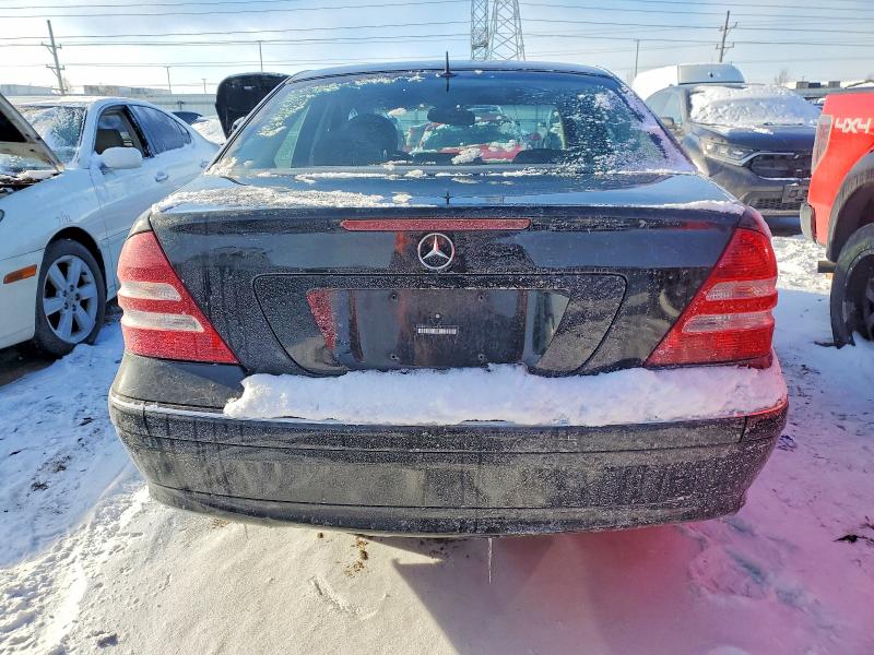 73526045 :رقم المزاد ، WDBRF81J05F649747 vin ، 2005 Mercedes-benz C مزاد بيع