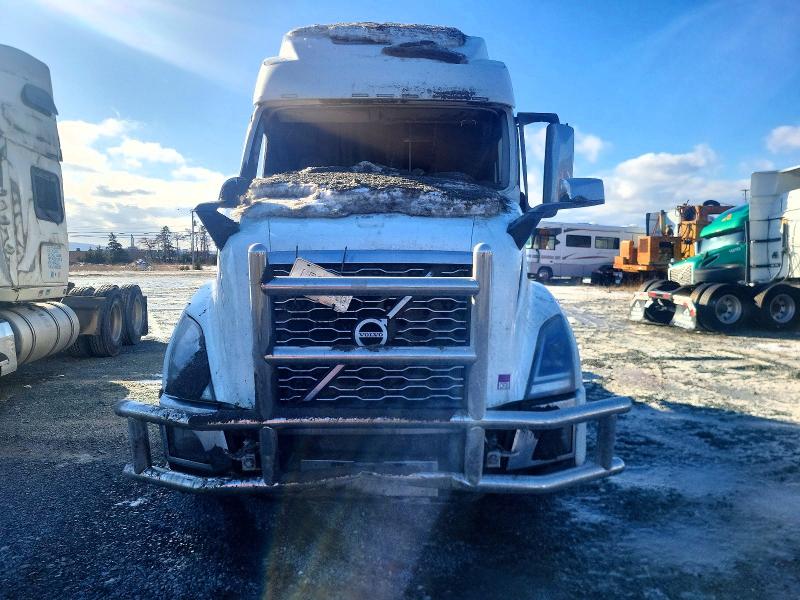 Продажа на аукционе авто 2023 Volvo Vn, vin: 4V4NC9EH4PN323016, номер лота: 96615645
