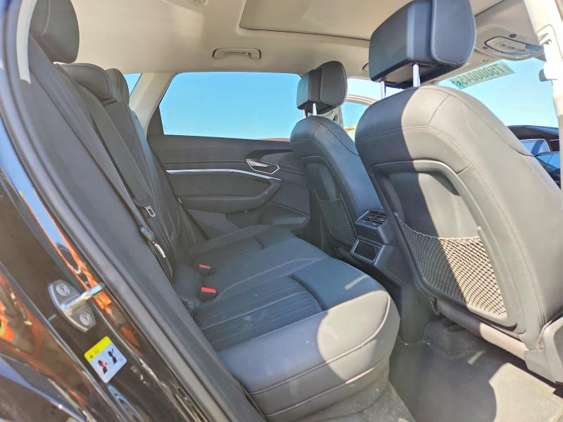 Продажа на аукционе авто 2019 Audi E-tron, vin: WA1LAAGE9KB024428, номер лота: 75000045