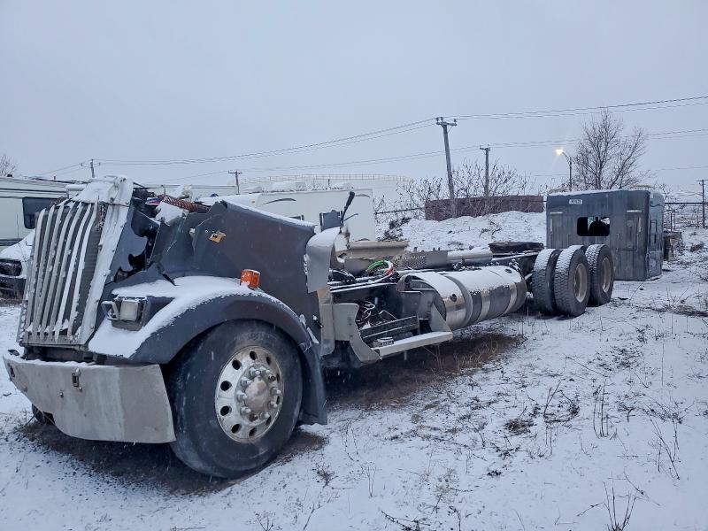 96596335 :رقم المزاد ، 1XKWD49X9JJ992175 vin ، 2018 Kenworth Construction مزاد بيع