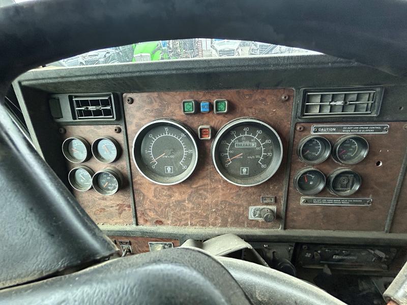 Продажа на аукционе авто 2000 Kenworth T600, vin: 3WKAD69X0YF831010, номер лота: 73321095