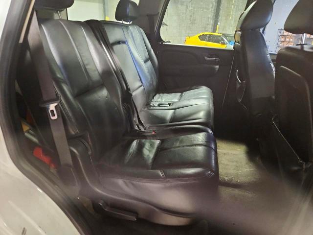 Продажа на аукционе авто 2010 Chevrolet Tahoe, vin: 1GNUKBE06AR232204, номер лота: 72962495