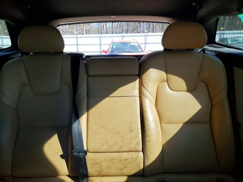 73175405 :رقم المزاد ، LYV102RK7JB083791 vin ، 2018 Volvo Xc60 مزاد بيع