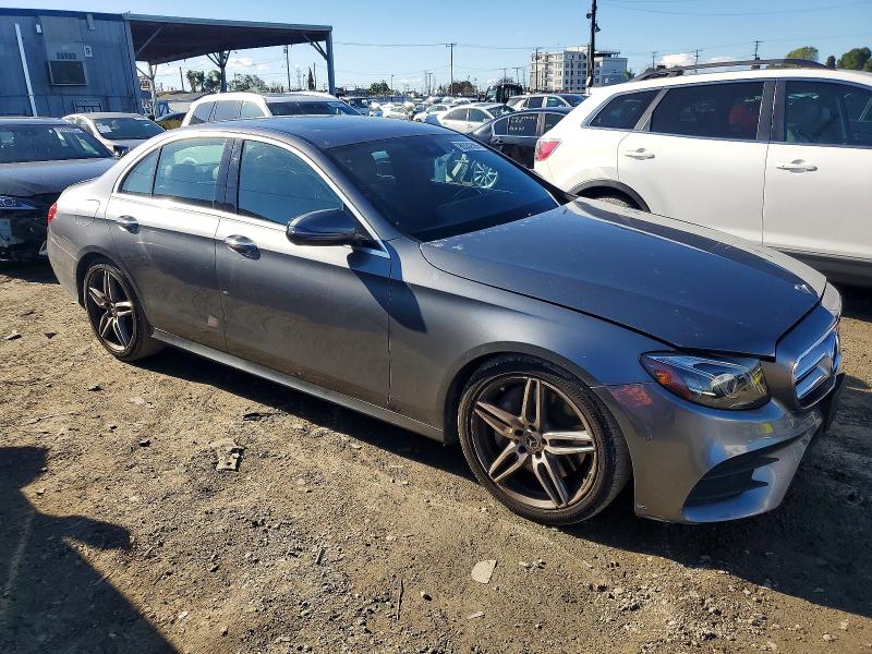 2018 Mercedes-benz E 300 მანქანა იყიდება აუქციონზე, vin: WDDZF4JB5JA335625, აუქციონის ნომერი: 99332895