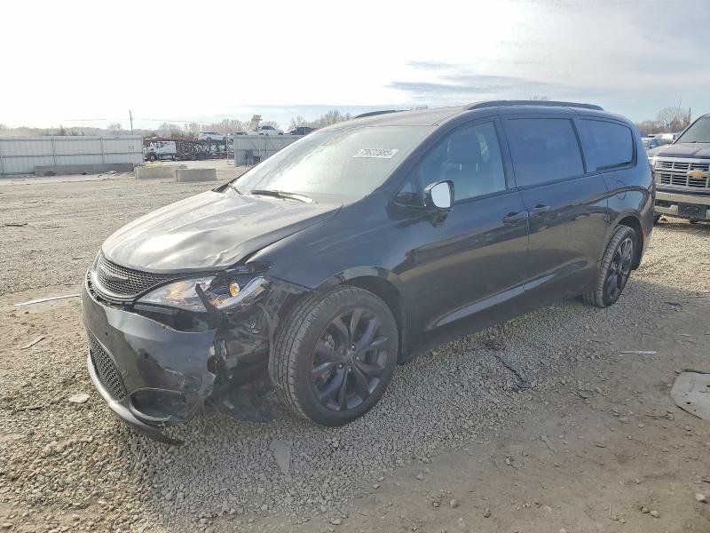 Продажа на аукционе авто 2020 Chrysler Pacifica T, vin: 2C4RC1BG3LR111697, номер лота: 73622885