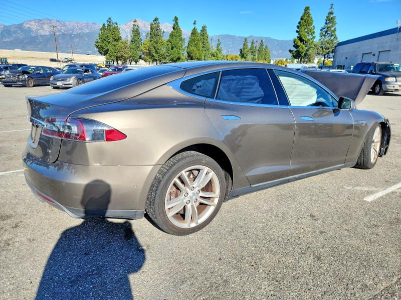 72348735 :رقم المزاد ، 5YJSA1E13FF109690 vin ، 2015 Tesla Model S مزاد بيع