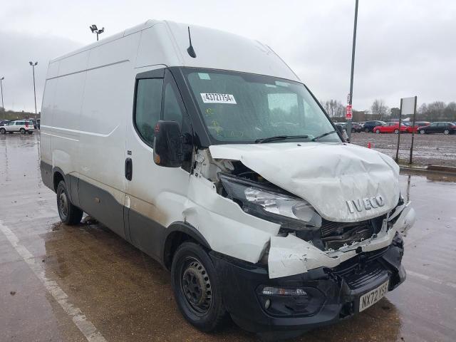 43727754 :رقم المزاد ، ZCFCL35A205504343 vin ، 2022 Ivec Daily 35s1 مزاد بيع